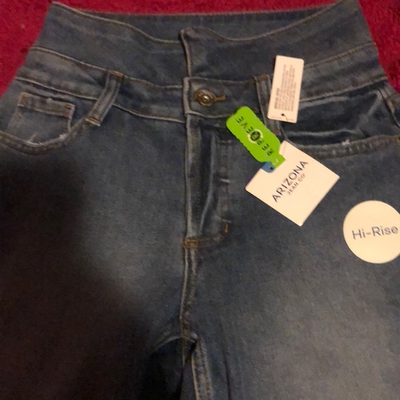 Jeans w/ tags various in sizes 1-7-13 high rise - Picture 5 of 5